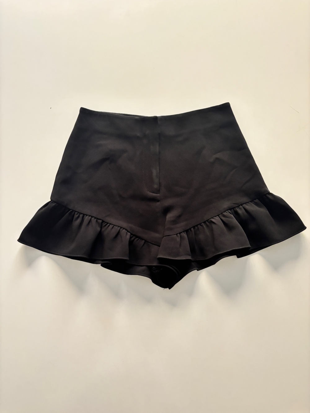 Elizabeth and James Black Ruffle Hem Shorts, 00
